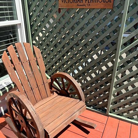 Alameda 3Br Unique Victorian Penthouse With Deck And Outdoor Furniture, Ac, 3 Blocks To Beach & Shopping Center & 2 Free Parking Spaces Luaran gambar