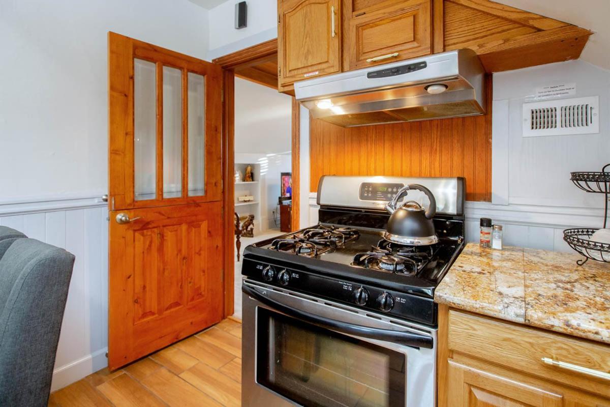 Alameda 3Br Unique Victorian Penthouse With Deck And Outdoor Furniture, Ac, 3 Blocks To Beach & Shopping Center & 2 Free Parking Spaces Luaran gambar