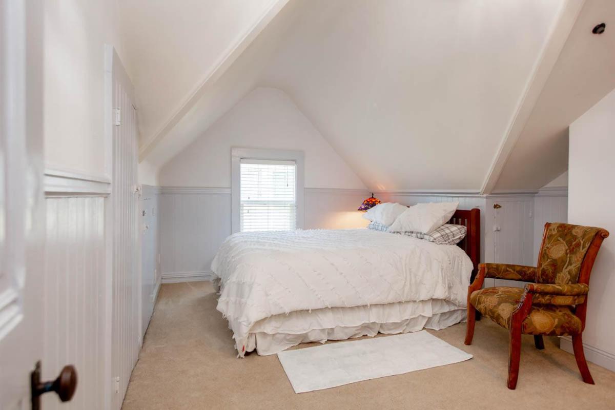 Alameda 3Br Unique Victorian Penthouse With Deck And Outdoor Furniture, Ac, 3 Blocks To Beach & Shopping Center & 2 Free Parking Spaces Luaran gambar