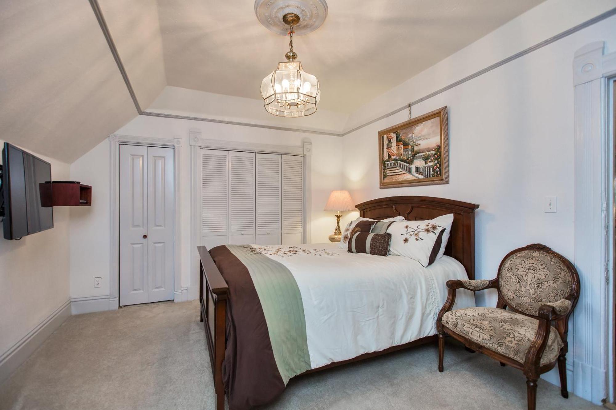 Alameda 3Br Unique Victorian Penthouse With Deck And Outdoor Furniture, Ac, 3 Blocks To Beach & Shopping Center & 2 Free Parking Spaces Luaran gambar