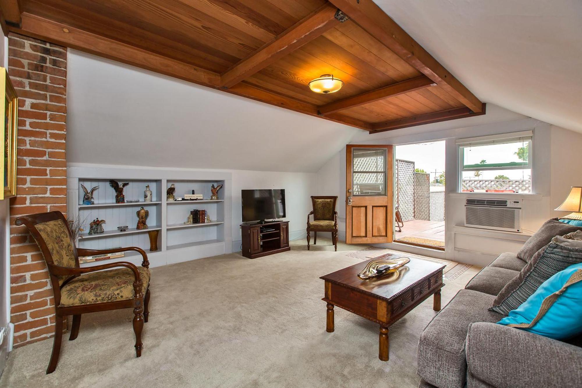 Alameda 3Br Unique Victorian Penthouse With Deck And Outdoor Furniture, Ac, 3 Blocks To Beach & Shopping Center & 2 Free Parking Spaces Luaran gambar
